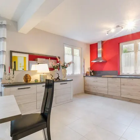 Landreville, 4 Pièces, 9 Personnes - Fr-1-543-43 Casa vacanze